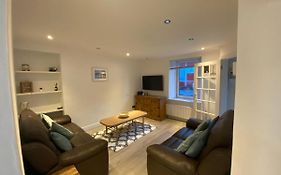 Sands Reach, Dog Friendly Tenby House